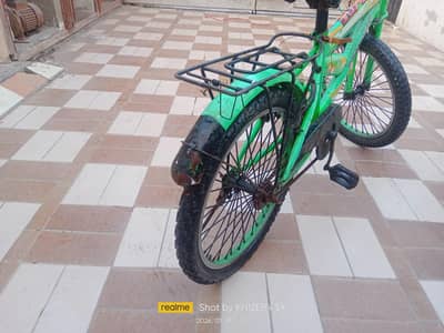 imported cycle for teen ager good condition but thori dust hai