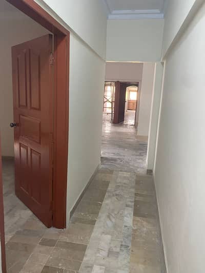 CHANCE DEAL!! (3 BED DD) HUGE PENTHOUSE FOR SALE Gulistan-e-Jauhar Block 17 | Prime Location Area: 1900 Sq Ft