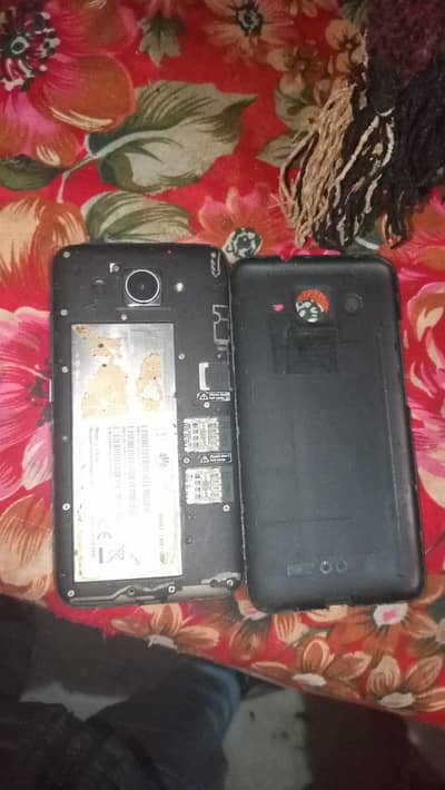 screen toti hai phone oky hai ram 1 memory 8 GB hai phone sara oky hai