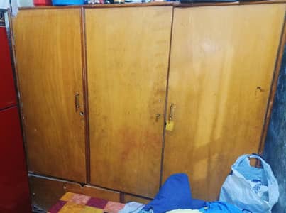 3 Door wadrobe / Almari