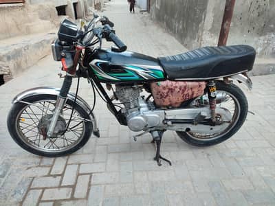 Honda 125cc 2003 model Gujranwala number