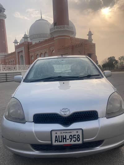 Toyota vitz 2001 (Japanese)