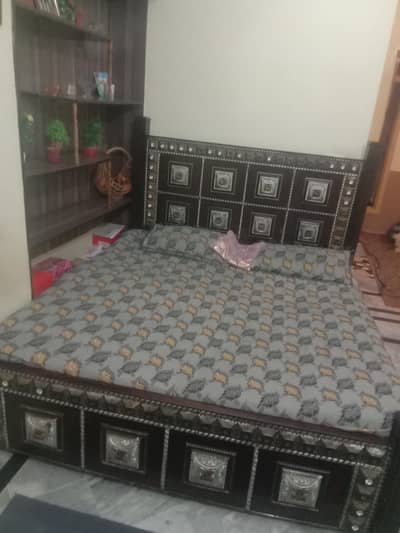 bed used in less price