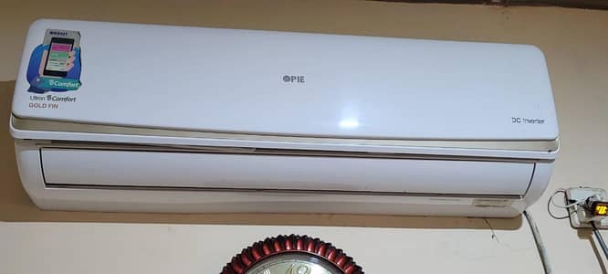 A. C. D. C  inverter.  1.05  Tan For Sale . 1 UPS bhe Sale krna ha. 1000