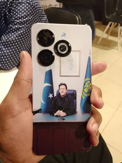 infinix smart 8 4 + 64 gb all okay koi ishu Nahin lush condition