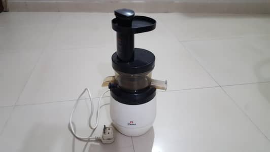 Alpina Slow juicer