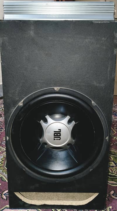 4 chanel Amplifire And Woofer 18000