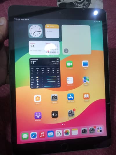Apple iPad (7th Gen) - 32GB WiFi Better than Samsung Tab