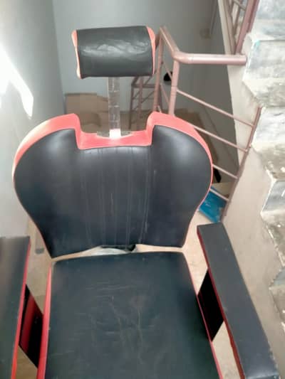 Barber / Salon Polar Chair for Sale – Good Condition