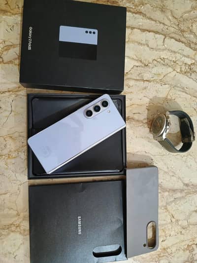 Samsung Z Galaxy Fold 5 Dual physical non pta 2 month Sim time, pixel