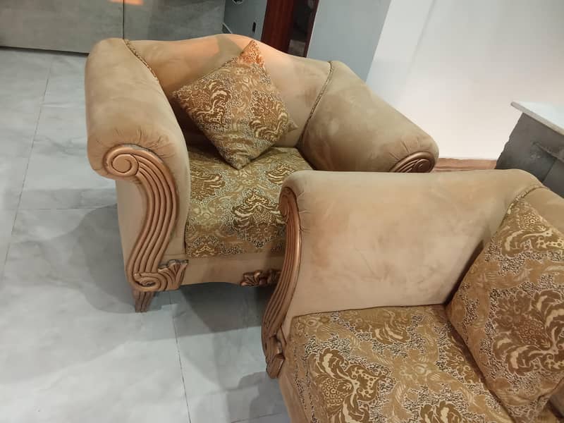 sofas in mint condition 1