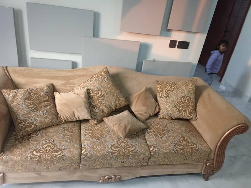 sofas in mint condition 3