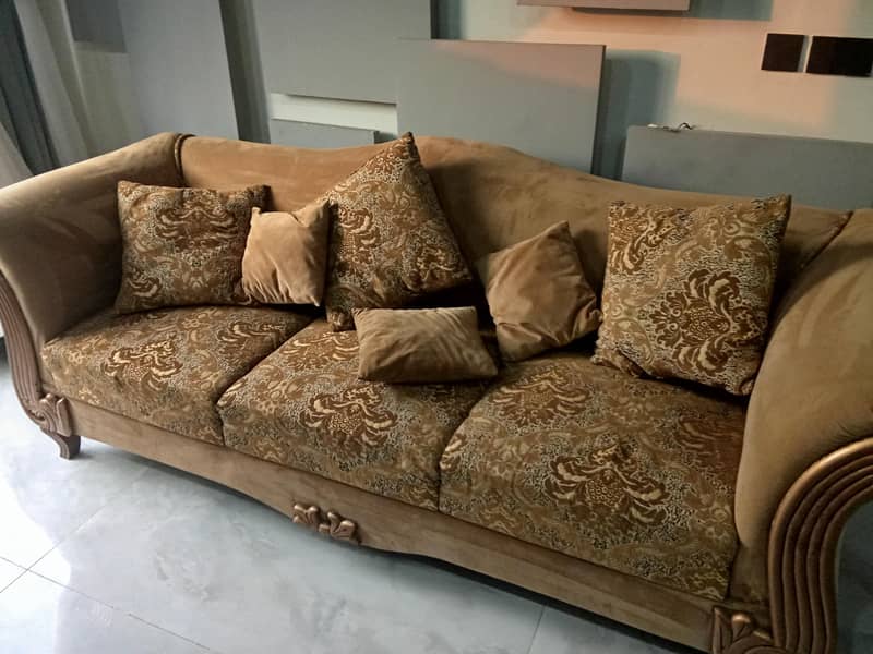 sofas in mint condition 4