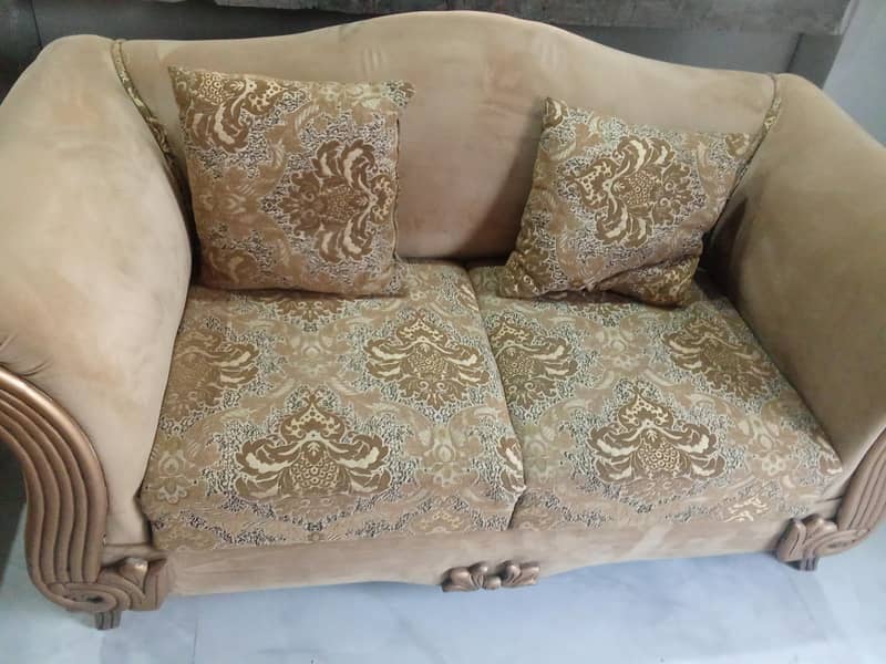 sofas in mint condition 5