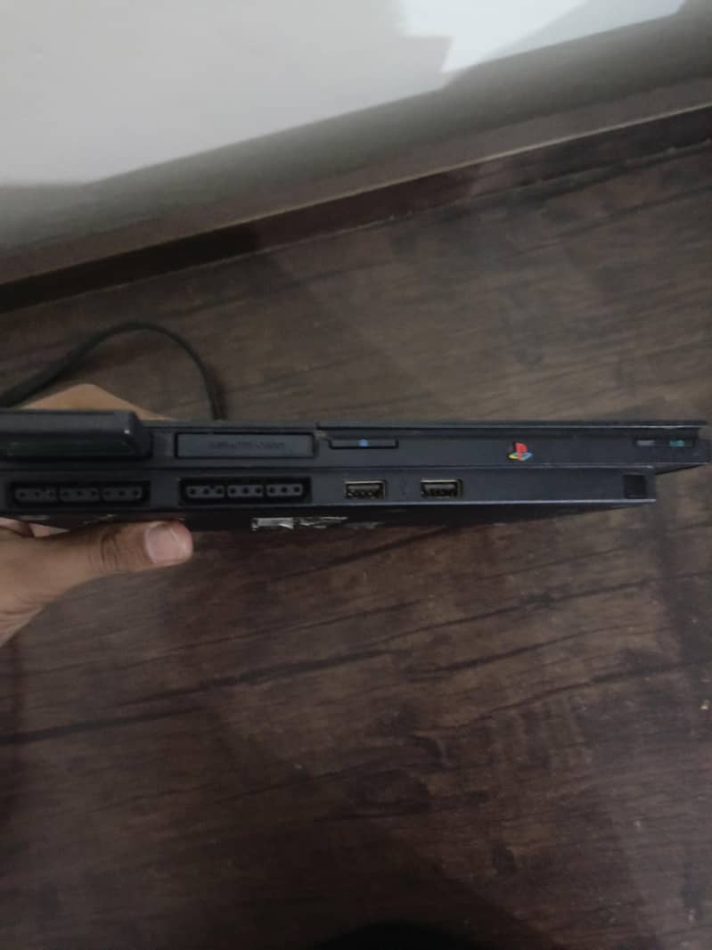 PlayStation 2 without controller 0
