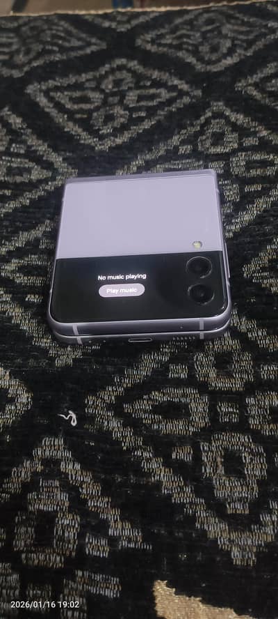 Samsung Z Flip 3 in Good Condition