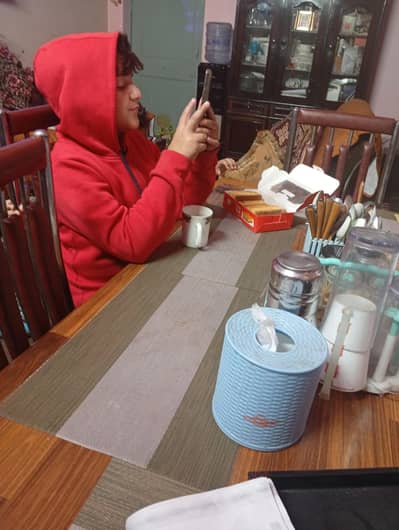 dinang table and 6 chairs