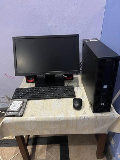 HP 6th Gen PC With LCD 19 INCH