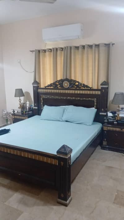 king size bed with dressing