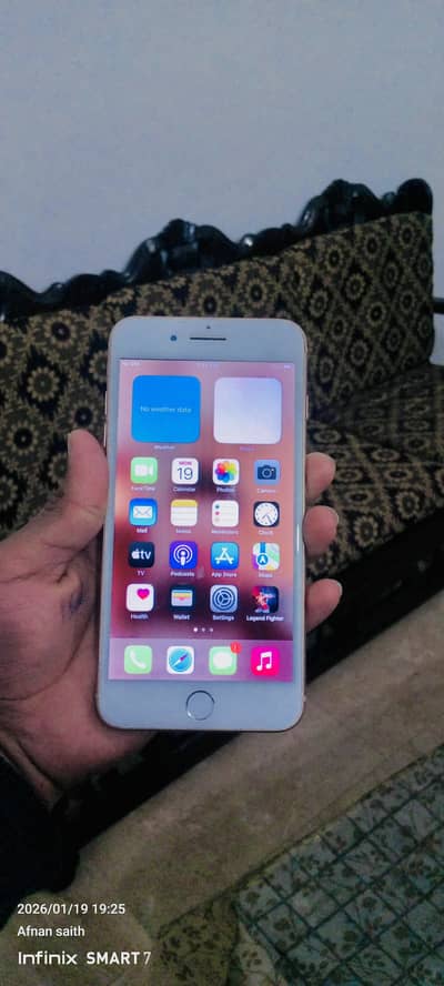 iphone 8plus golden colour 64GB FACTORY UNLOCK