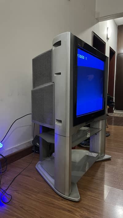 Vintage Sony Trinitron CRT TV with Stand – Classic Entertainment