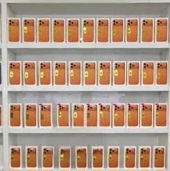 IPhone 17 Pro Max 256GB  Sim locked Orange JV non active