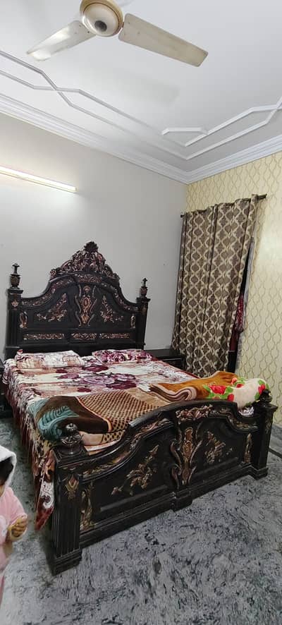 Chinyoti design bed+2 side table + dressing table (110000)