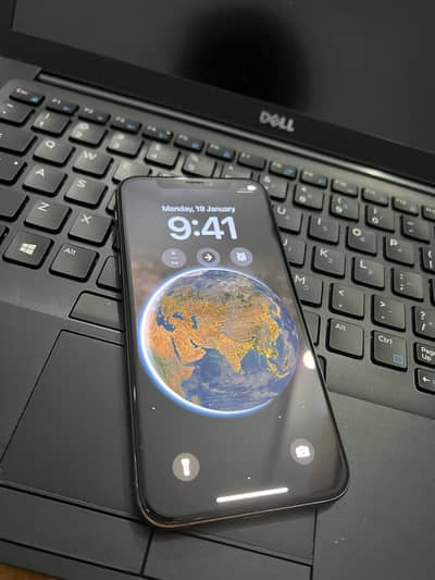 Iphone Xs Golden, 256 GB waterpack for sell.