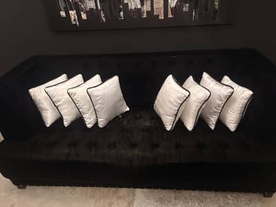 Luxury Black Velvet 3-Seater Sofa – Excellent Condition