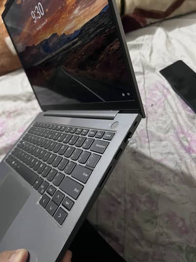 Lenovo Think pad corei7 13th generation 512 gb ssd with grapic card