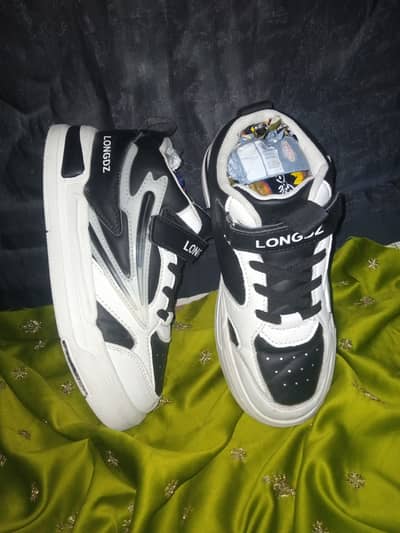 jogerz shose for boy