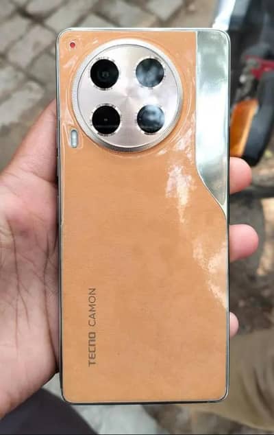 Tecno Camon 30 ( 12+12Gb ) 256gb cmplt box
