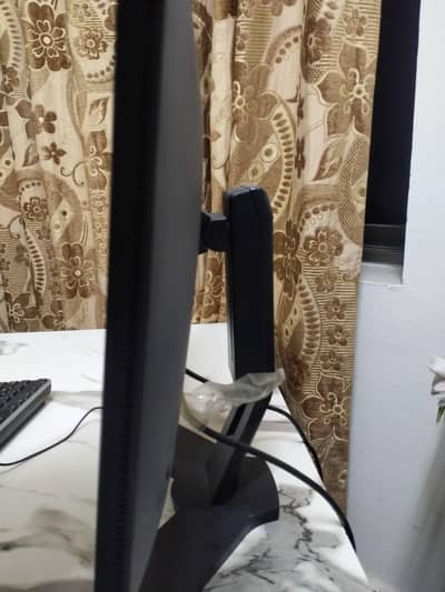 24inches borderless dell monitor