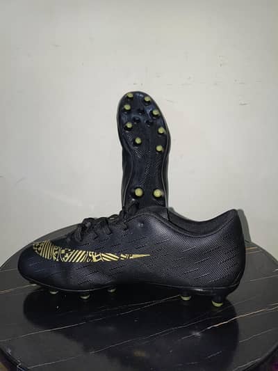 Football shoes