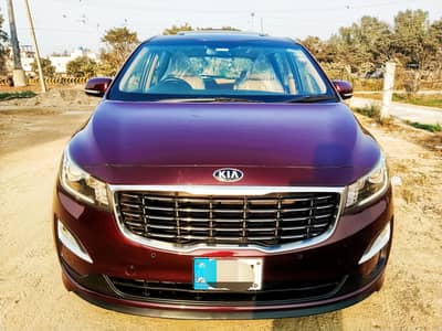 Toyota Fortuner (kia carnival 2019 11 seater 2 sunroofs