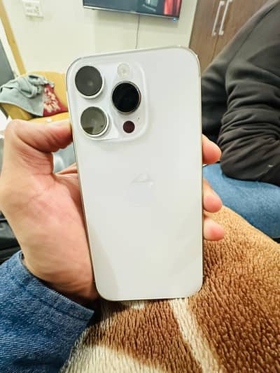 I Phone 14 Pro JV LLA Model