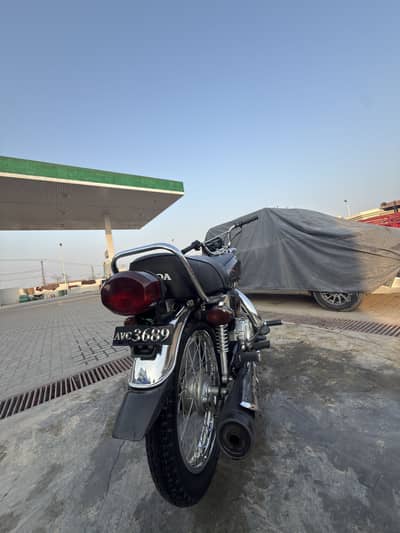 Honda 125 with original parts for sale in premium condition