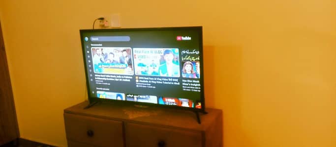 44 Inch Smart LED available for Sale. F-11 Islamabad