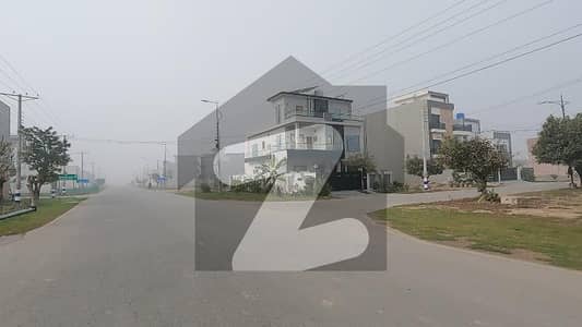 11.20 Marla Corner &Amp; Main 80ft Road Plot Available For Sale