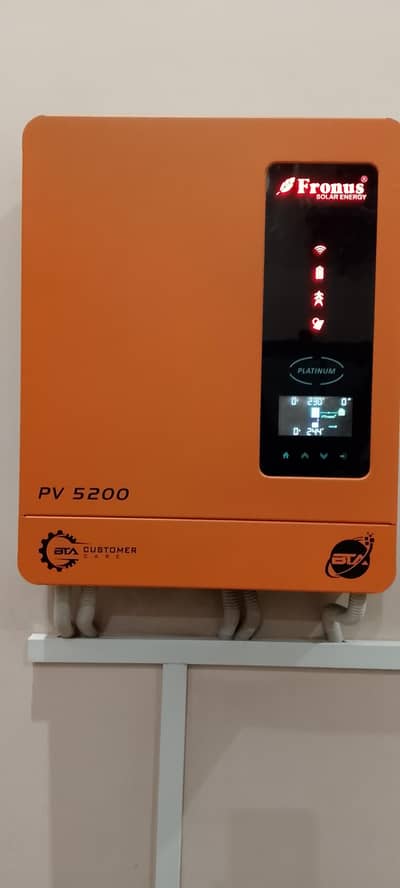Fronus Platinum series 4.5kw pv5200 Hybrid Inverter New Condition
