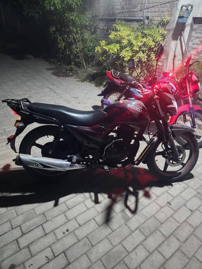 suzuki GR150 LOOKS LIKE BRAND NEW