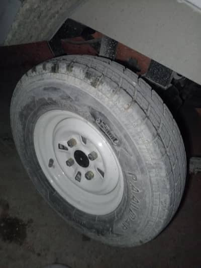 Rikshee Ke 2 Tryers For sell He New he Ziyada use nahe hoye