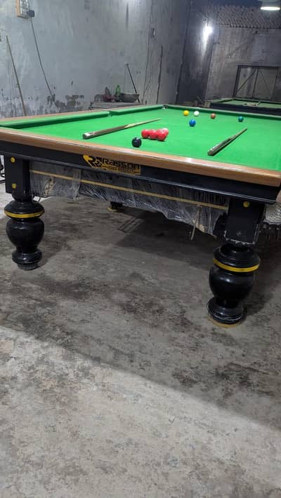 2 . snooker table 5 / 10