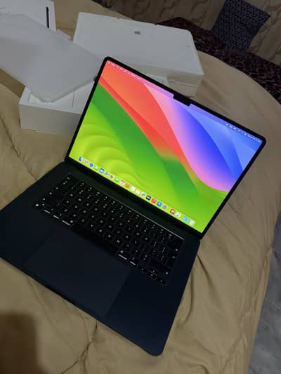 macbook air m3 15inch 8/256gb