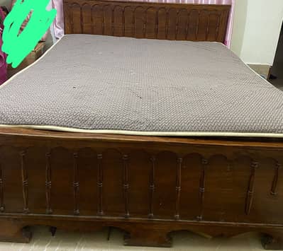 Wooden queen size bed