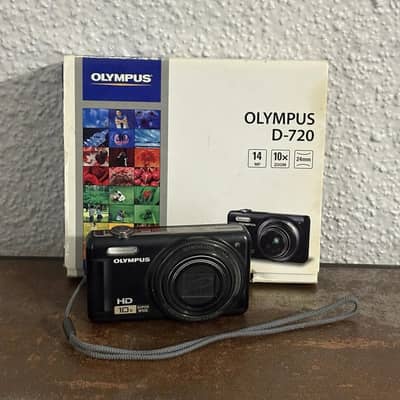 Olympus D-720 Digital Camera Black 14.0MP Compact