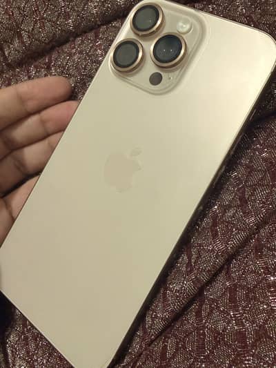 iPhone 16 pro max factory unlocked 256 gb 10/10