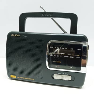 Vintage SANYO RP-6165F AM/FM Portable Radio | made in Japan