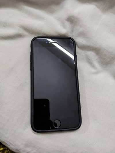 Selling along with phonecase and charger