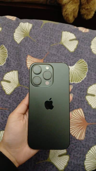 Iphone 16 pro 128/8gb jv in great condition